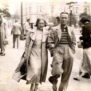 475 (Walking Pictures)