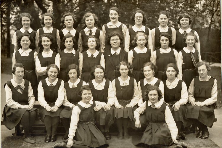 BFS088 : Photographer - J & S Sternstein, Glasgow W.