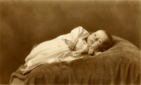 BFS011 : W. Elsmore, Photographer, 4 St. Enoch Square, Glasgow